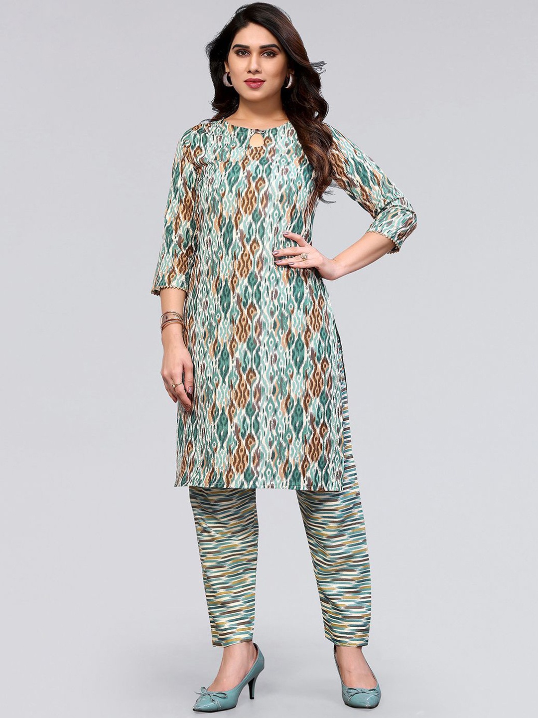 

SKYLEE Abstract Printed Keyhole Neck Kurta with Trousers, Sea green