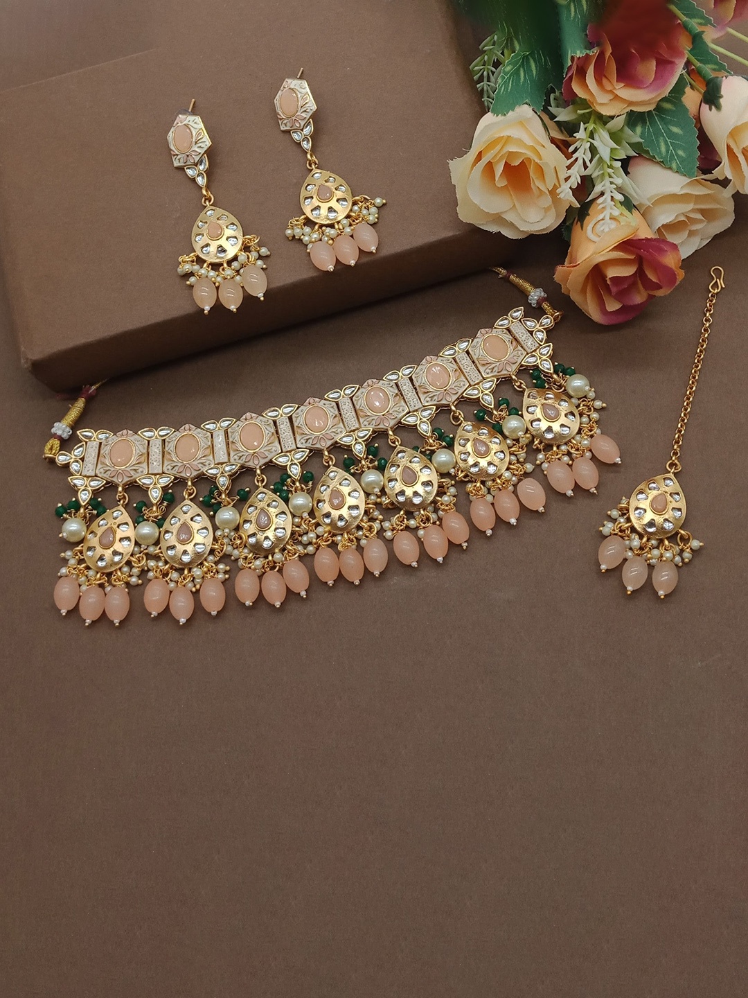 

AASHISH IMITATION Gold-Plated Kundan-Studded & Beaded Jewellery Set