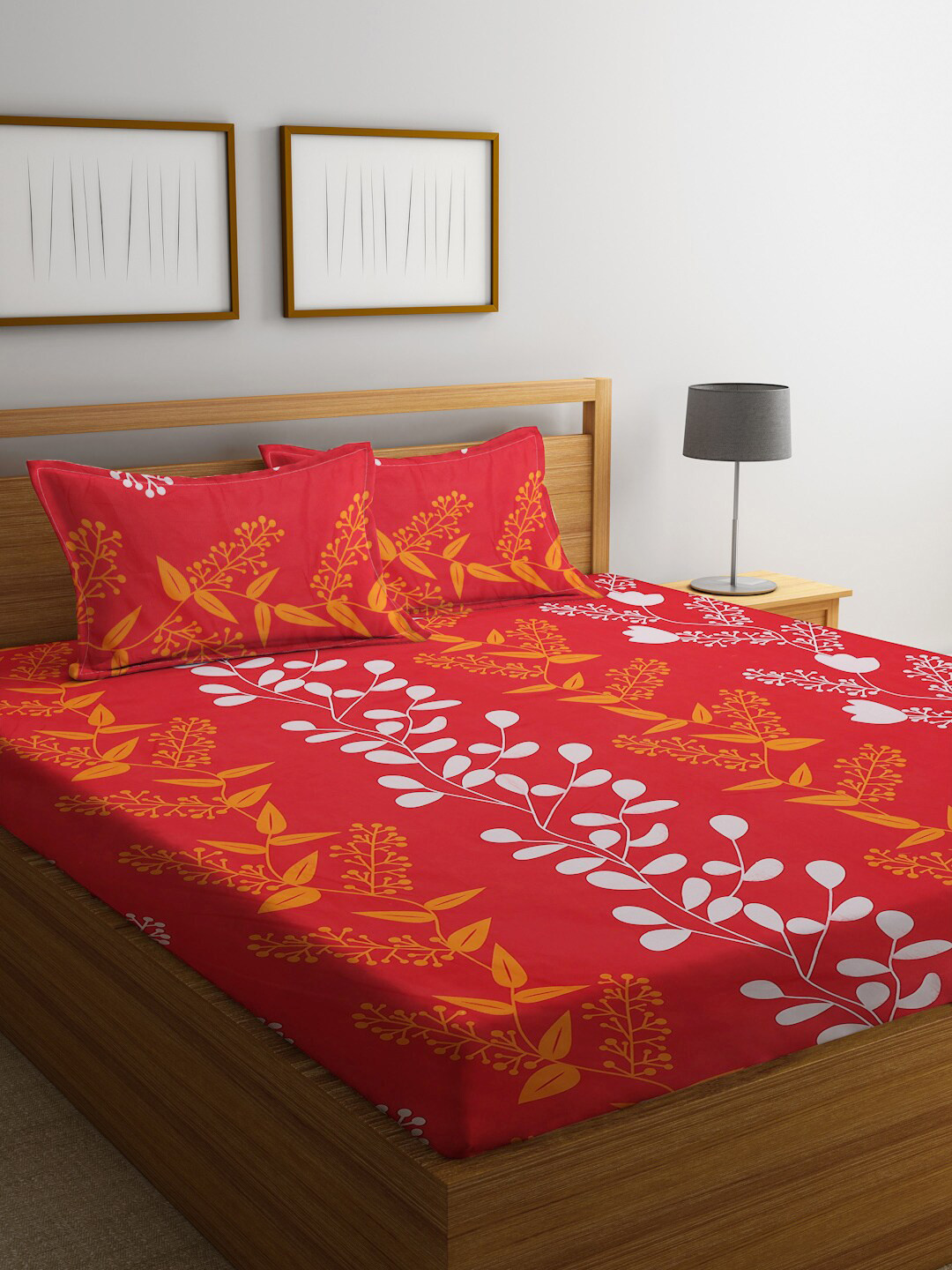 

Fashion String Red & White Floral 144 TC Microfiber Queen Bedsheet With 2 Pillow Covers