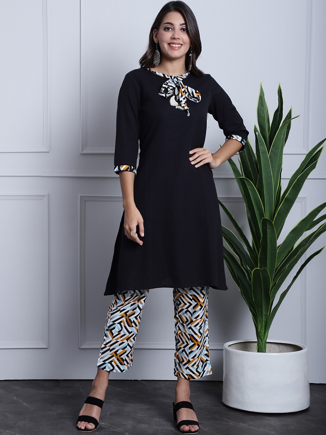 

Grancy Tie-Up Neck A-Line Pure Cotton Kurta with Palazzos, Black