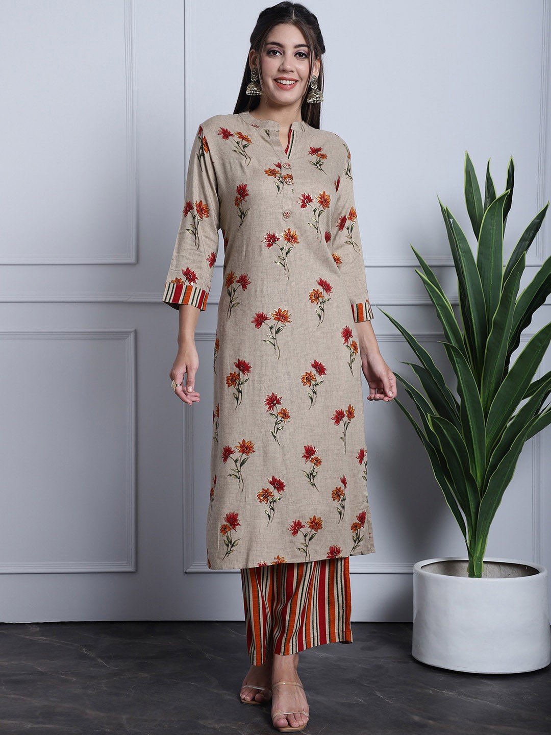 

Grancy Floral Printed Mandarin Collar Pure Cotton Kurta with Palazzos, Maroon