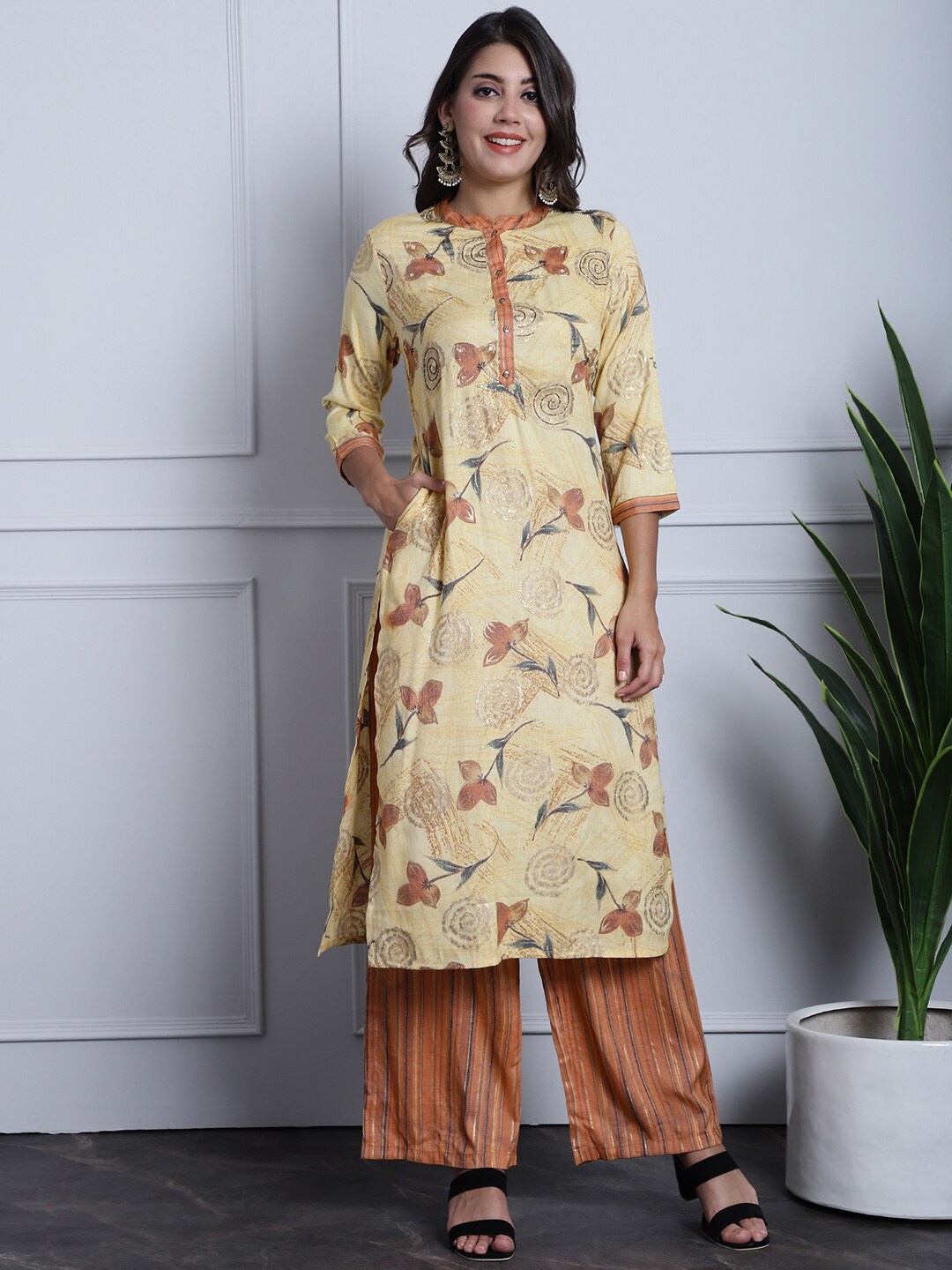 

Grancy Floral Printed Mandarin Collar Pure Cotton Kurta with Palazzos, Beige