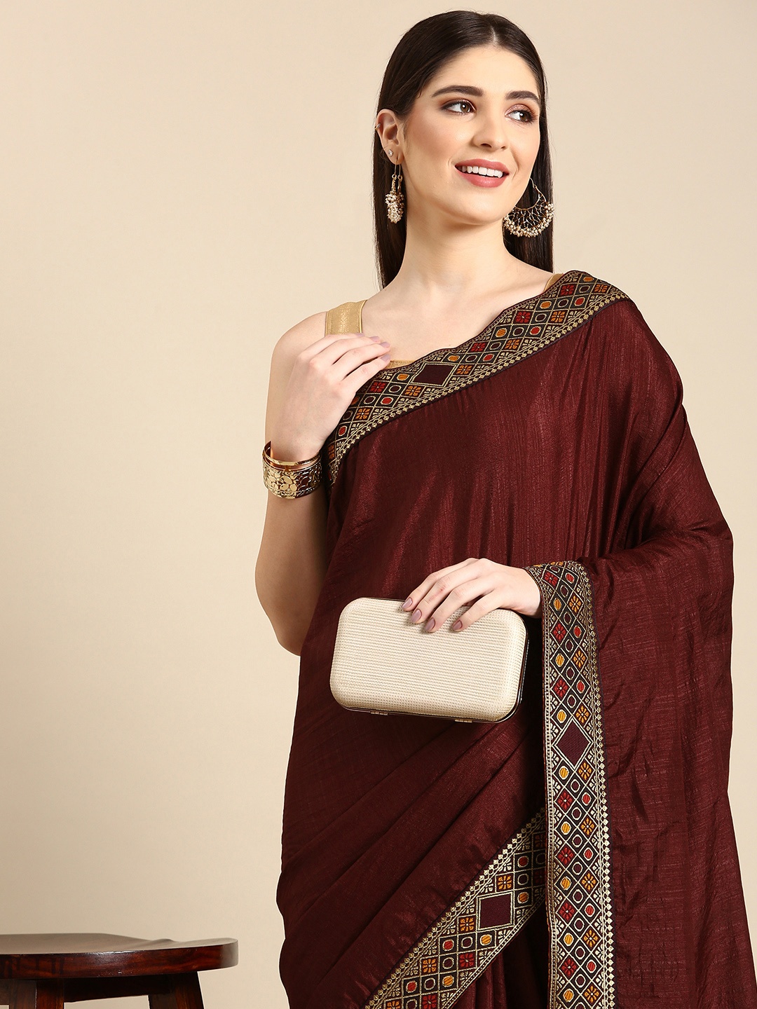 

HERE&NOW Solid Zari Saree, Maroon