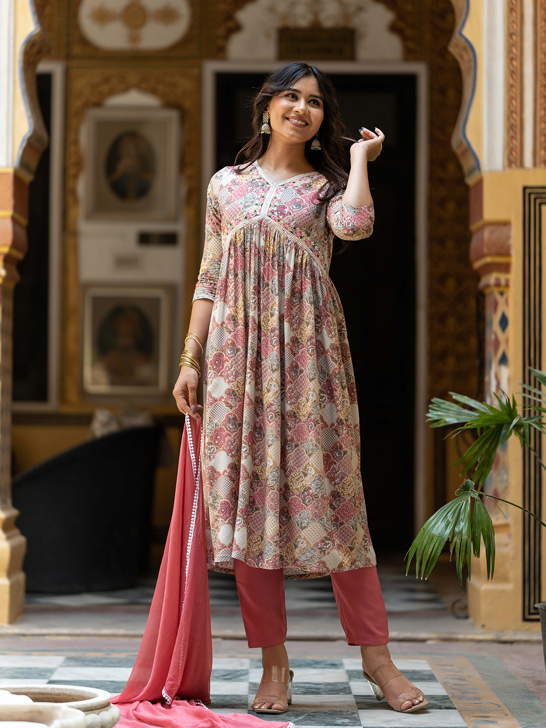 

Navlik Floral Embroidered Regular Chanderi Silk Kurta with Trousers & With Dupatta, Pink