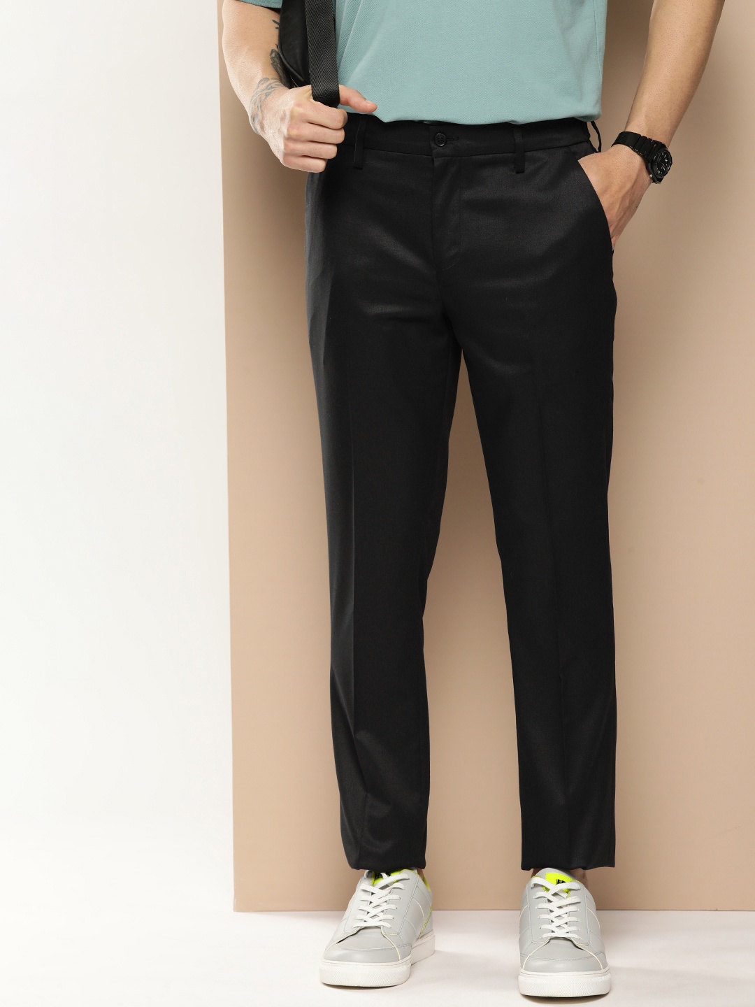 

encore by INVICTUS Men Mid Rise Solid Semi Formal Trousers, Black