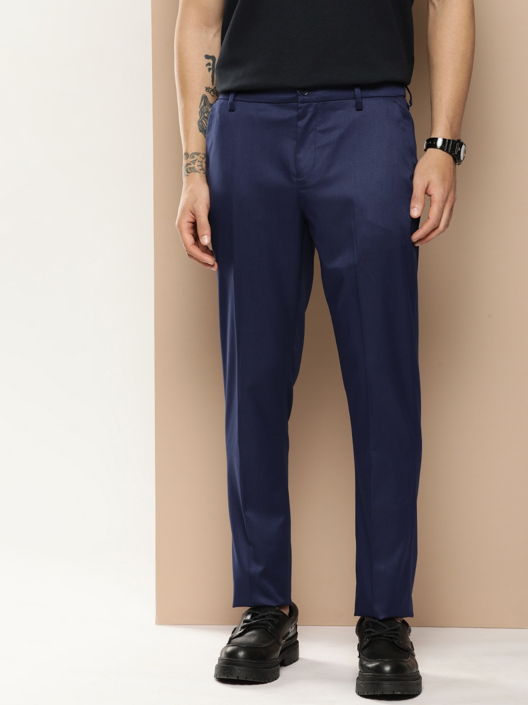 

encore by INVICTUS Men Mid Rise Solid Semi Formal Trousers, Navy blue