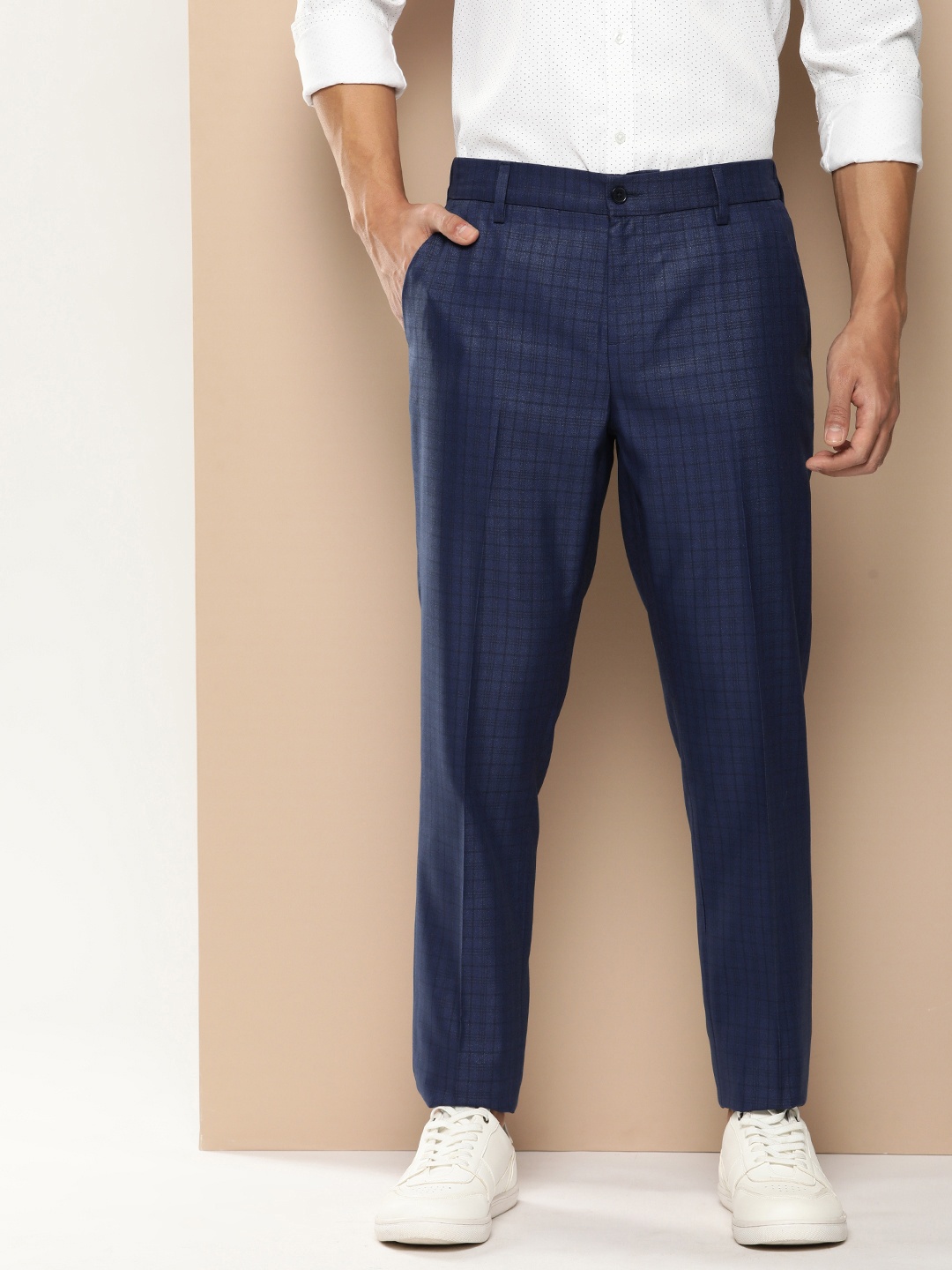 

encore by INVICTUS Men Mid Rise Checked Semi Formal Trousers, Blue