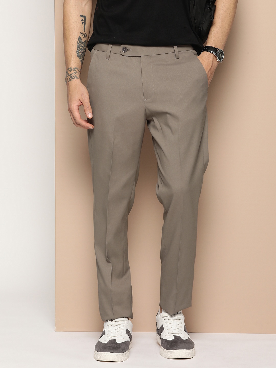 

encore by INVICTUS Men Solid Smart Casual Trousers, Brown