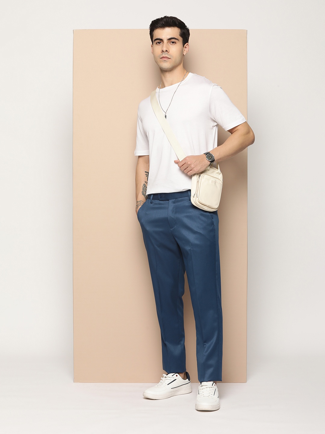 

encore by INVICTUS Men Solid Smart Casual Trousers, Blue