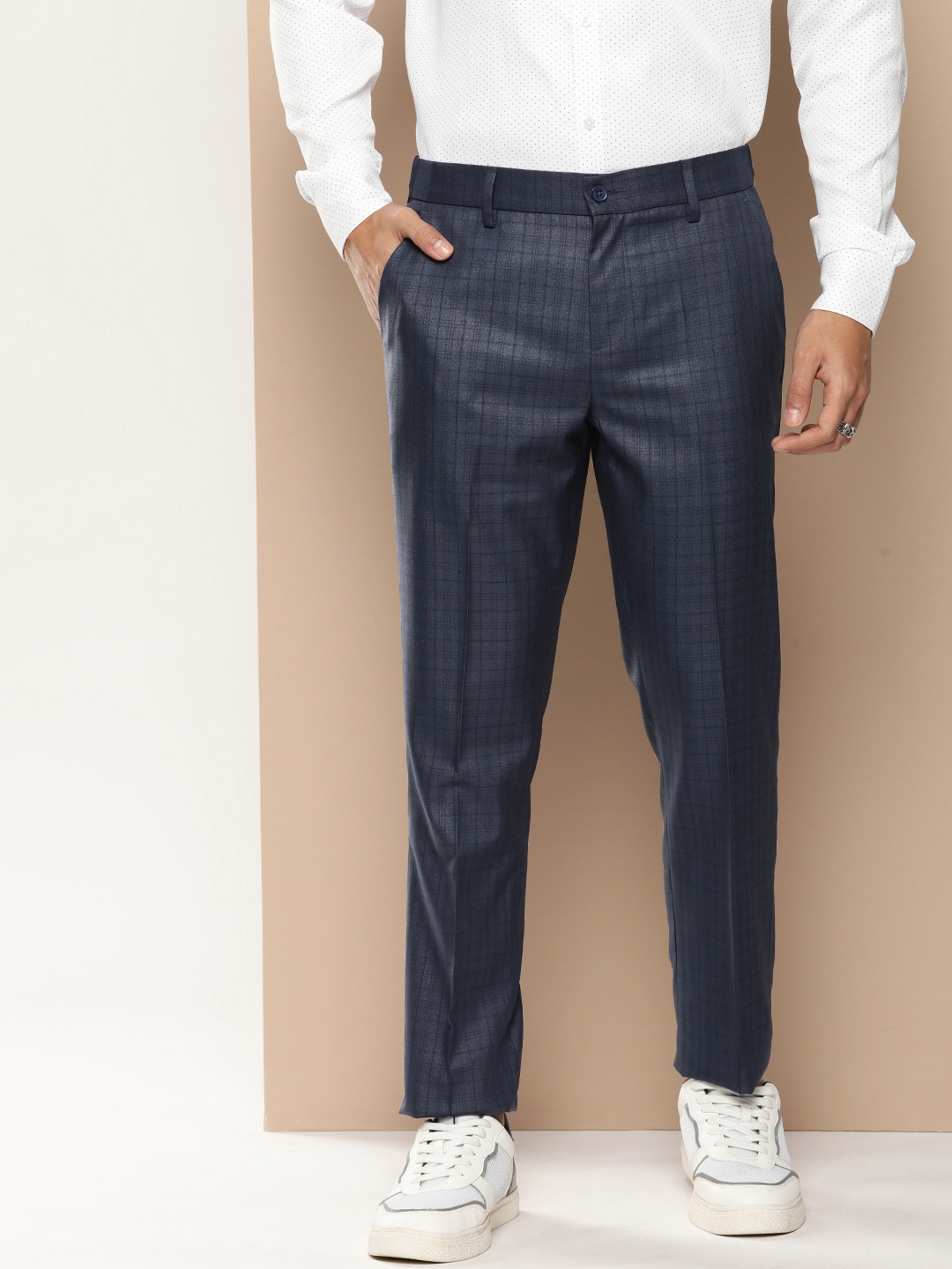 

encore by INVICTUS Men Mid Rise Checked Semi Formal Trousers, Navy blue