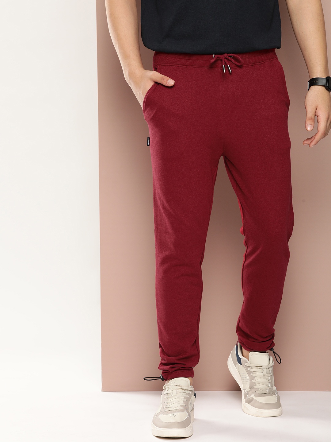 

Harvard Men Solid Joggers, Maroon