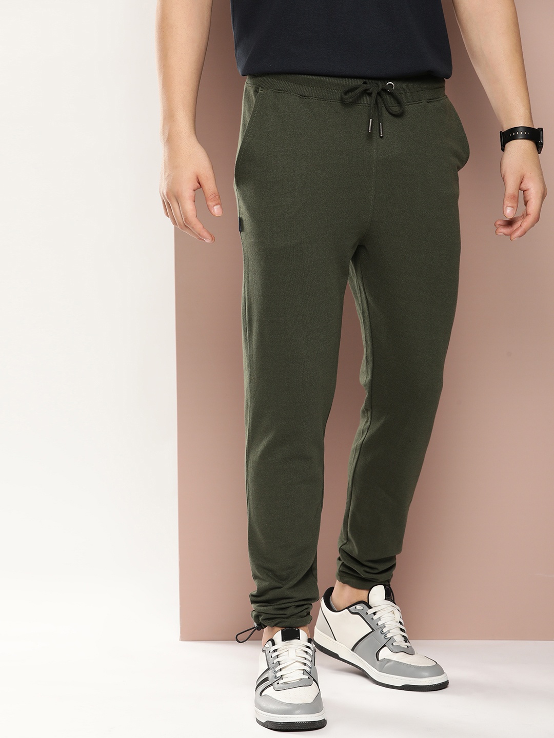 

Harvard Men Solid Joggers, Olive