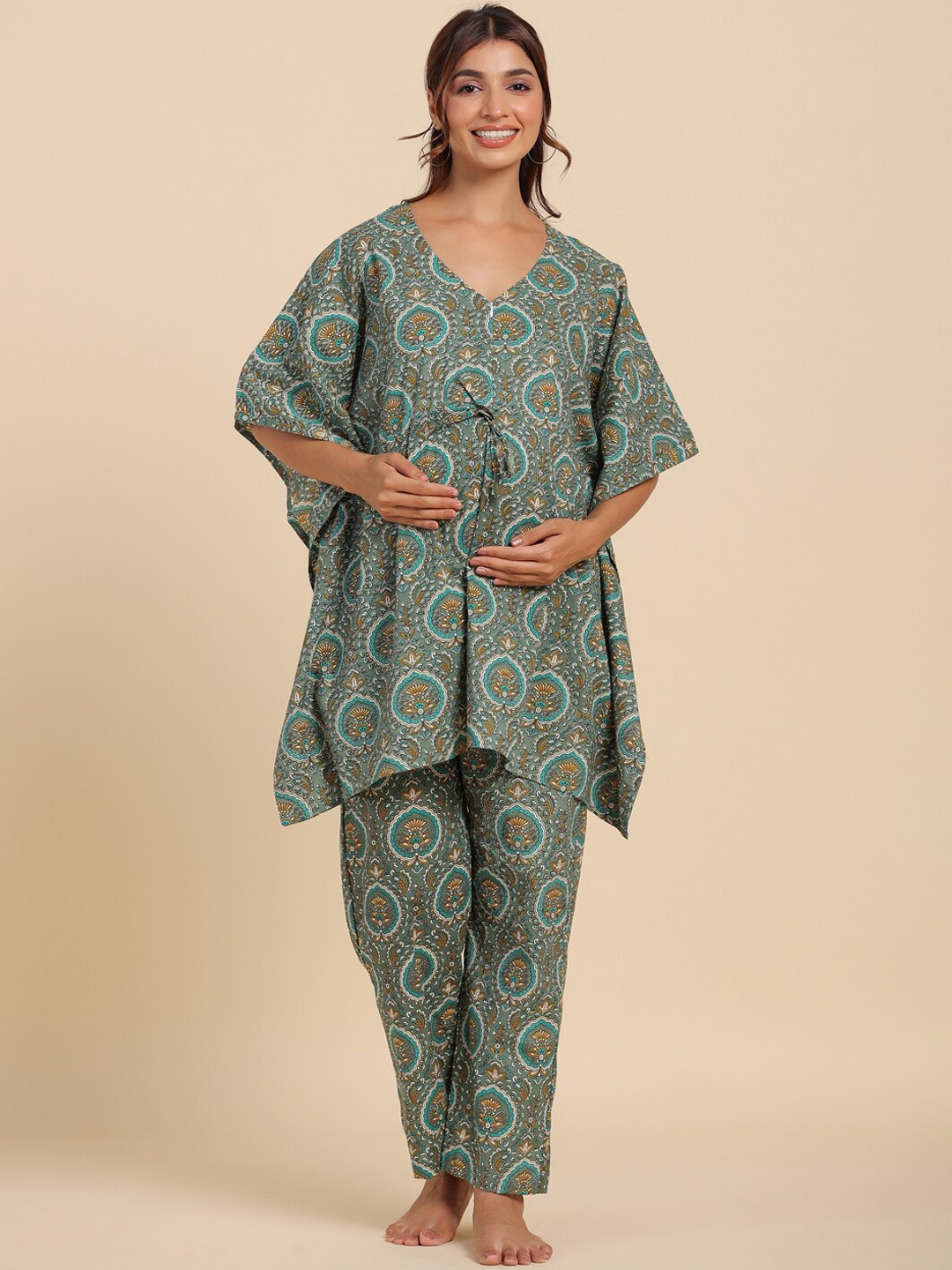 

Ikk Kudi by Seerat Ethnic Motifs Printed Pure Cotton Maternity Kaftan With Pyjamas, Green