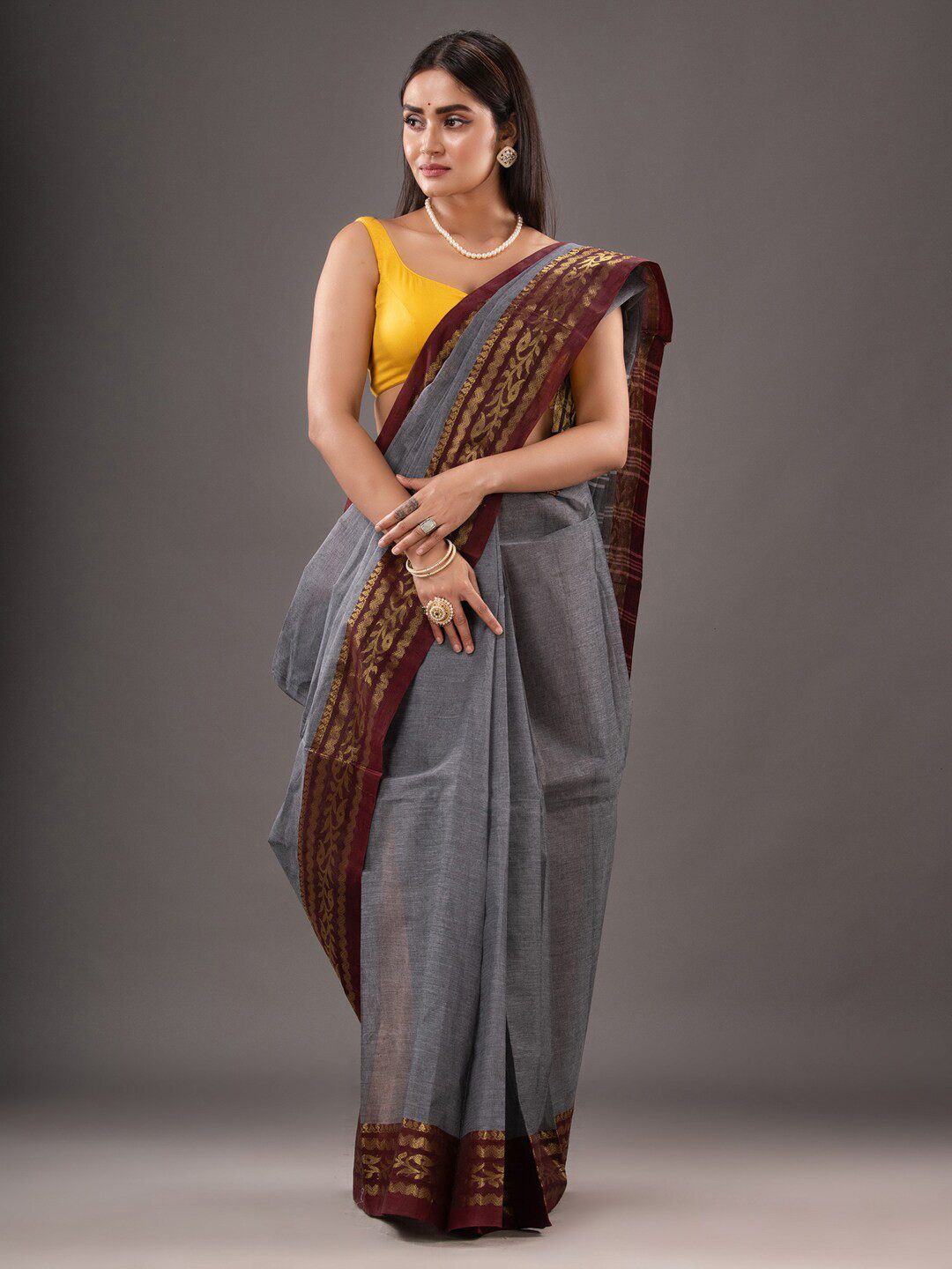 

SAJASAJO Woven Design Zari Pure Cotton Taant Saree, Grey