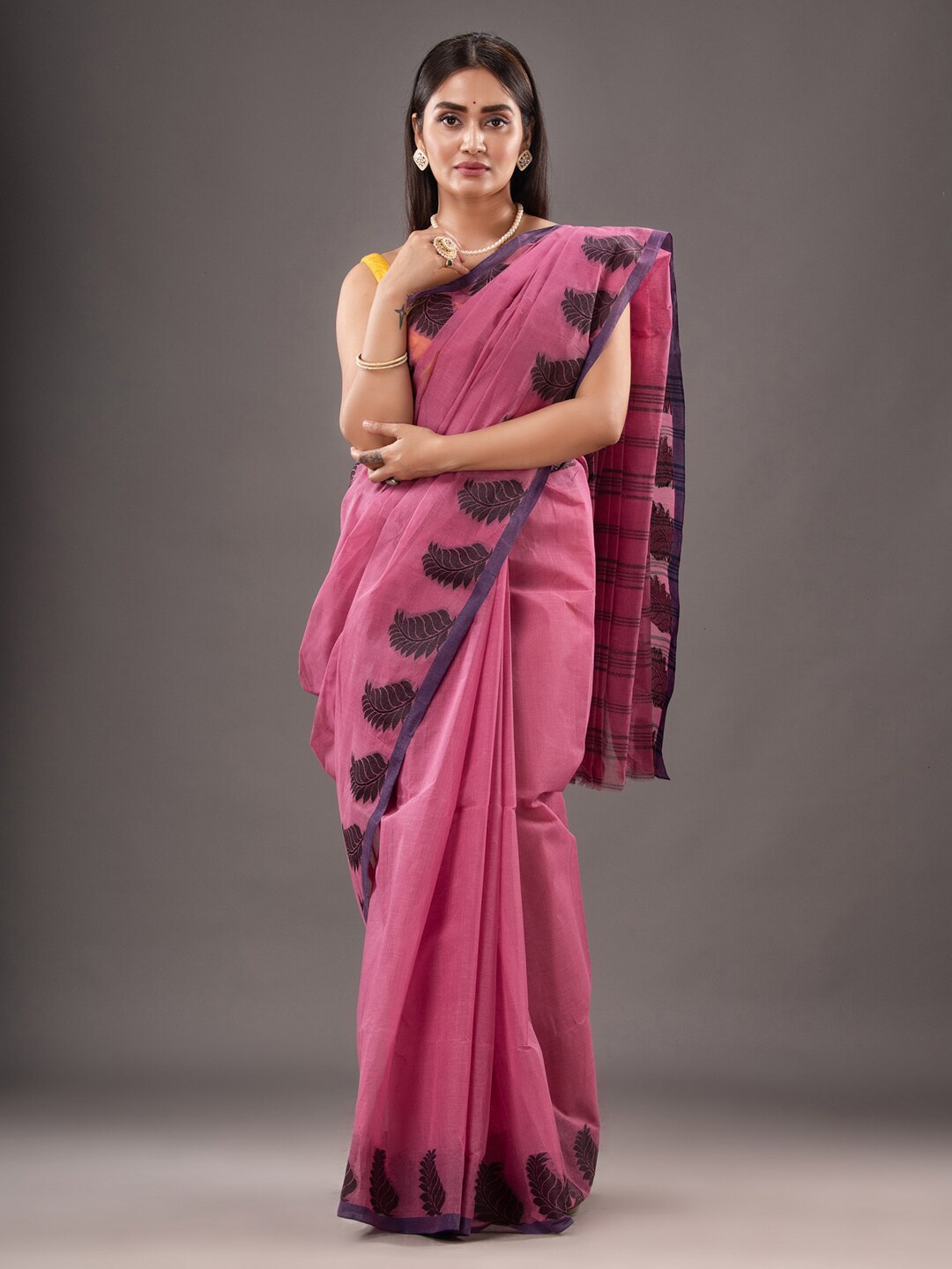 

SAJASAJO Floral Woven Design Pure Cotton Taant Saree, Peach