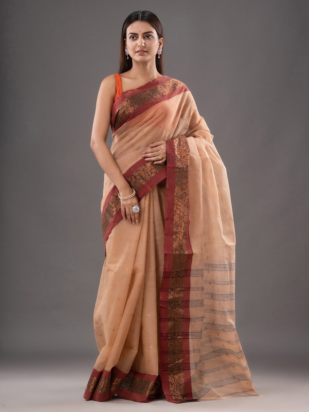 

SAJASAJO Floral Woven Design Zari Pure Cotton Taant Saree, Beige
