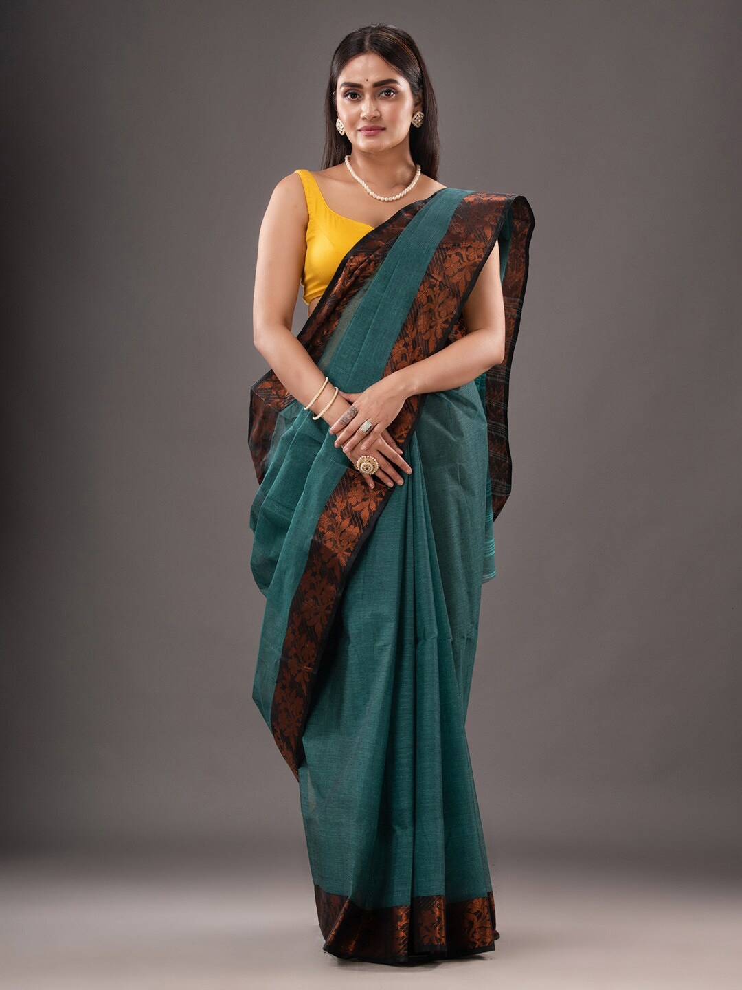 

SAJASAJO Woven Design Zari Pure Cotton Taant Saree, Green