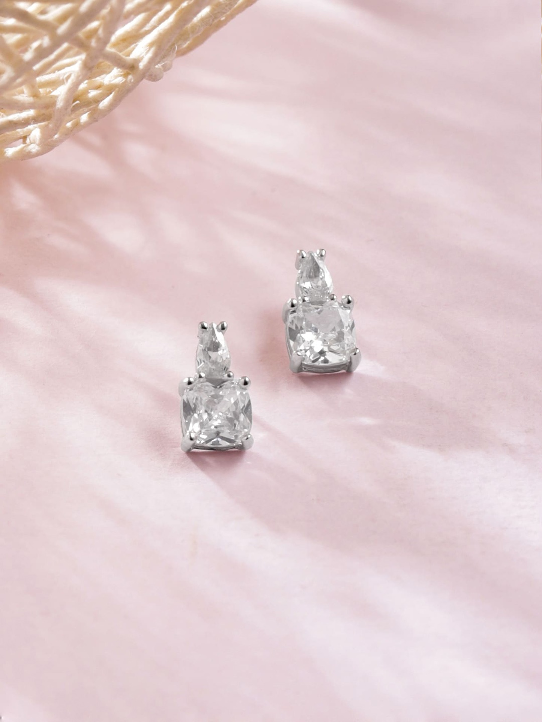 

Rubans Silver Geometric Studs Earrings
