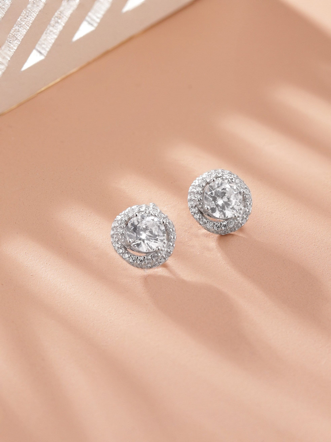 

Rubans Silver Geometric Studs Earrings