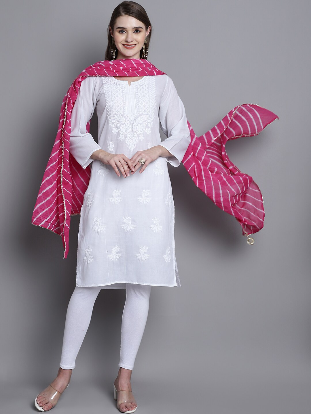 

SOUNDARYA Leheriya Printed Gotta Patti Chiffon Dupatta, Pink