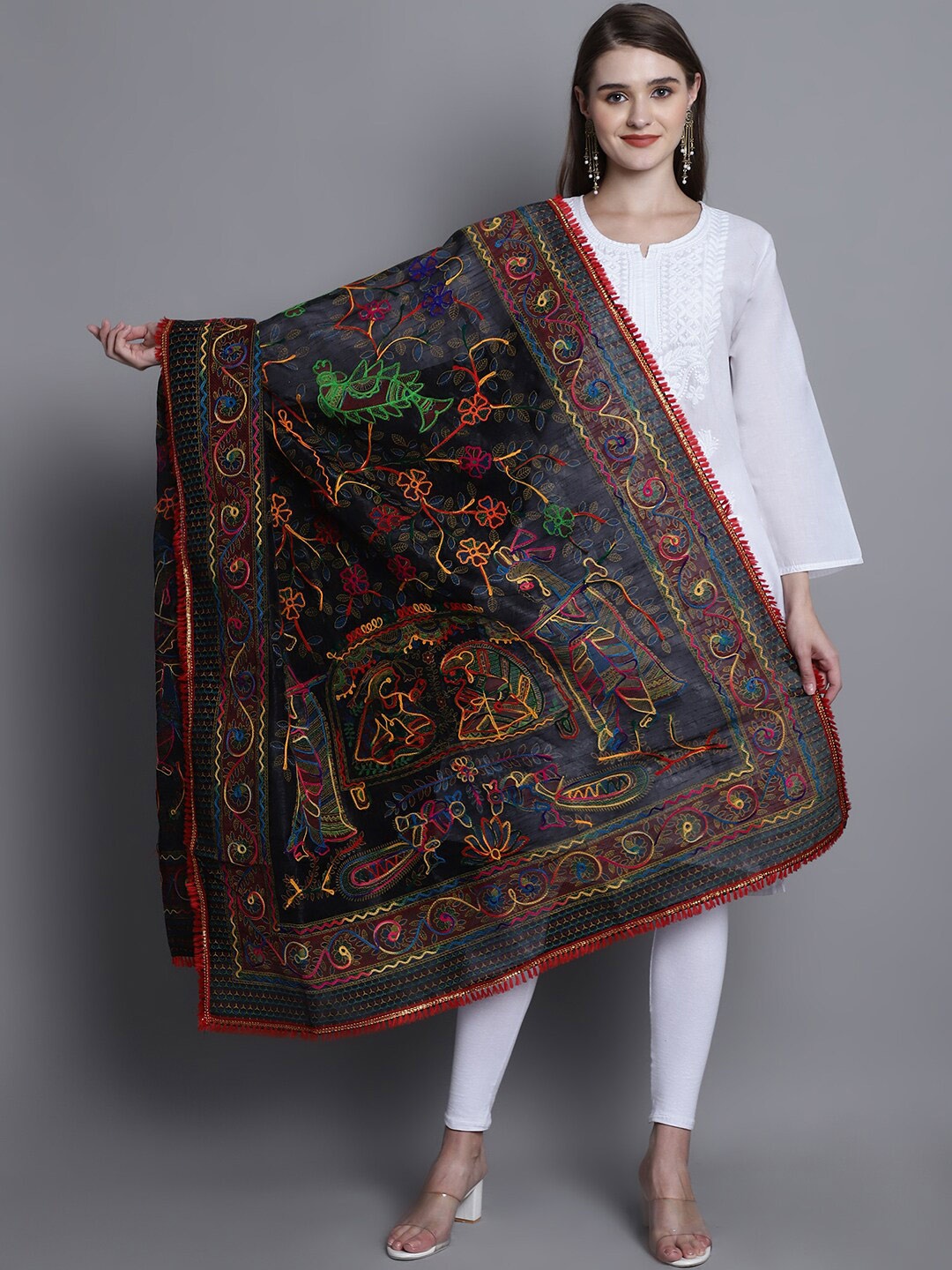 

SOUNDARYA Floral Embroidered Silk Dupatta With Thread Work, Black