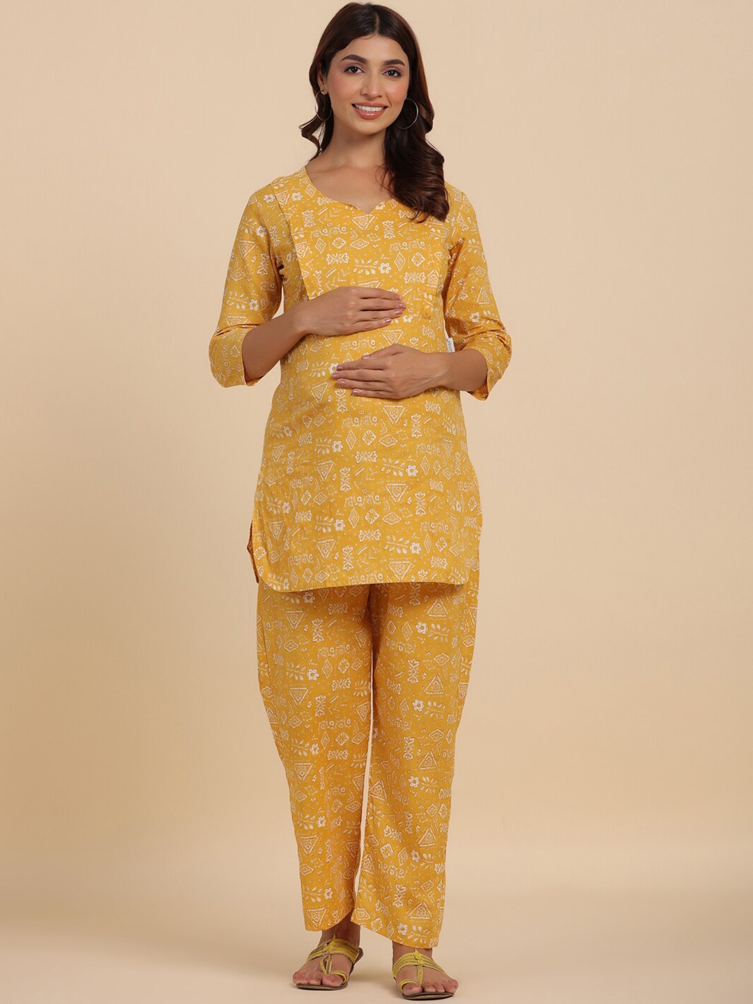 

CRAFIQA Maternity Floral Printed V-Neck Three-Quarter Sleeve Pure Cotton Kurta Set, Mustard