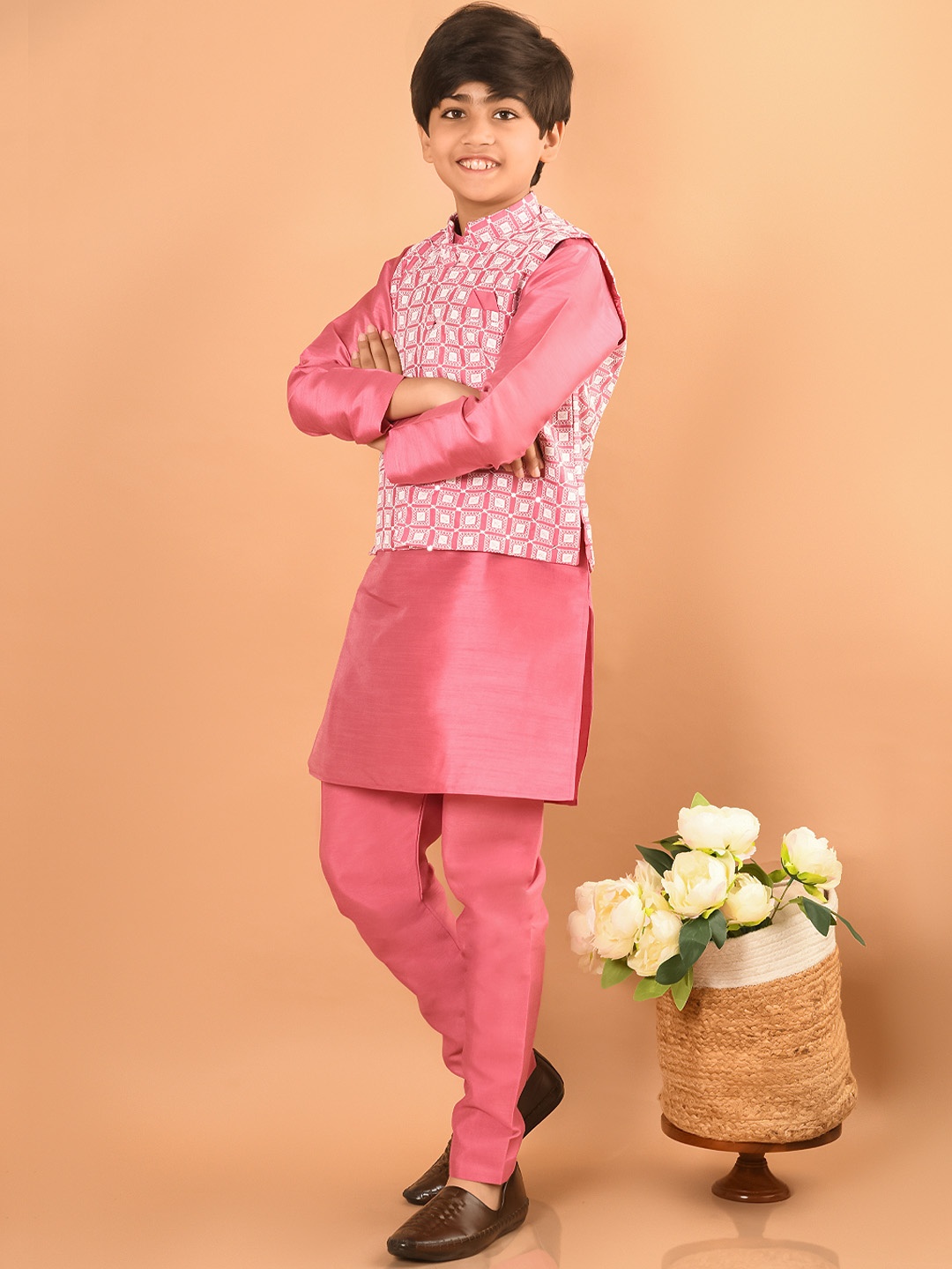 

LilPicks Boys Mandarin Collar Regular Kurta & Pyjamas With Embroidered Jacket, Pink