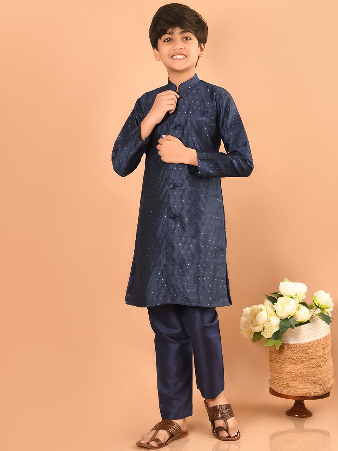 

LilPicks Boys Embroidered Regular Kurta With Pyjamas, Navy blue