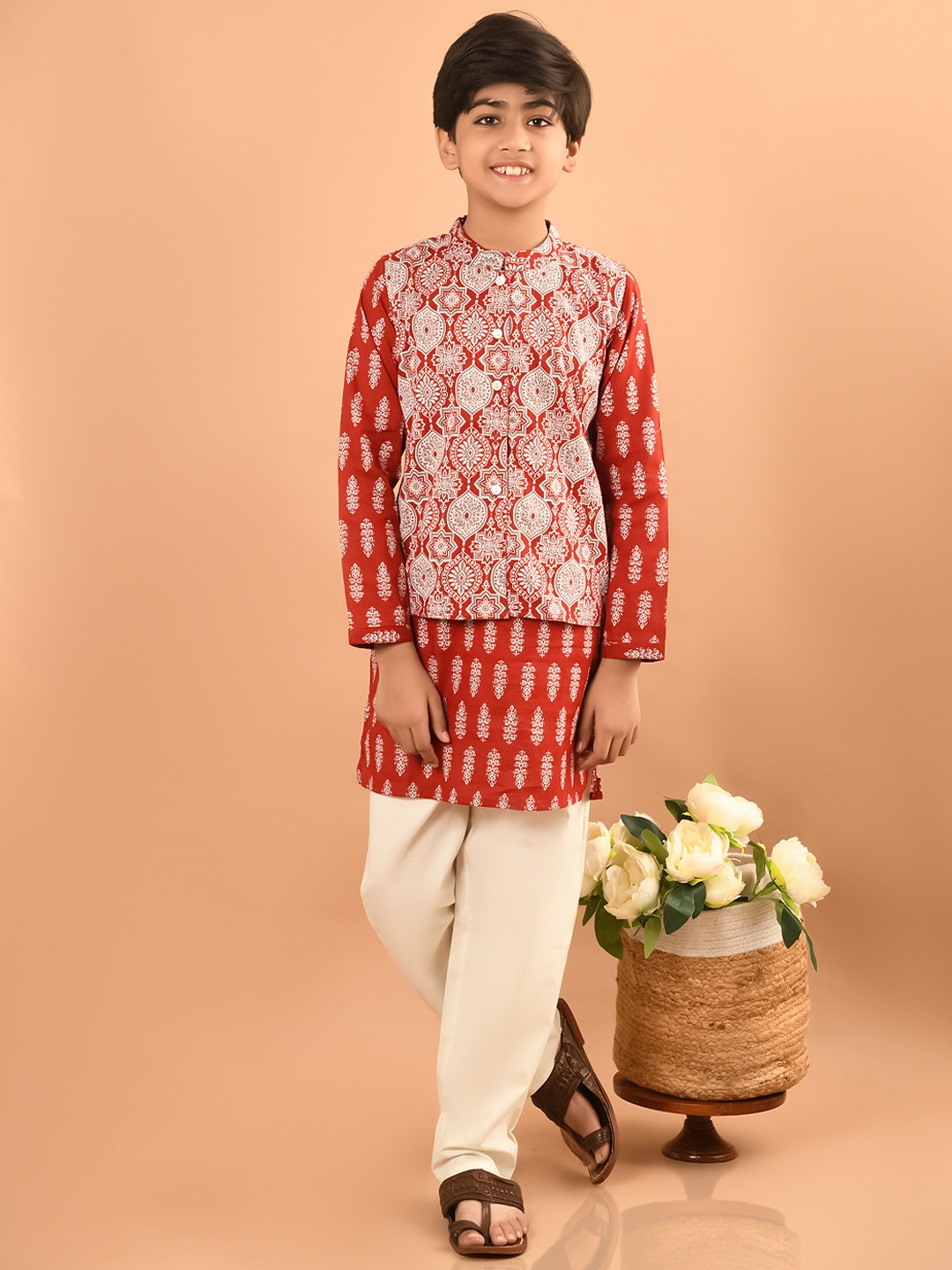 

LilPicks Boys Ethnic Motifs Printed Pure Cotton Kurta With Pyjamas, Red