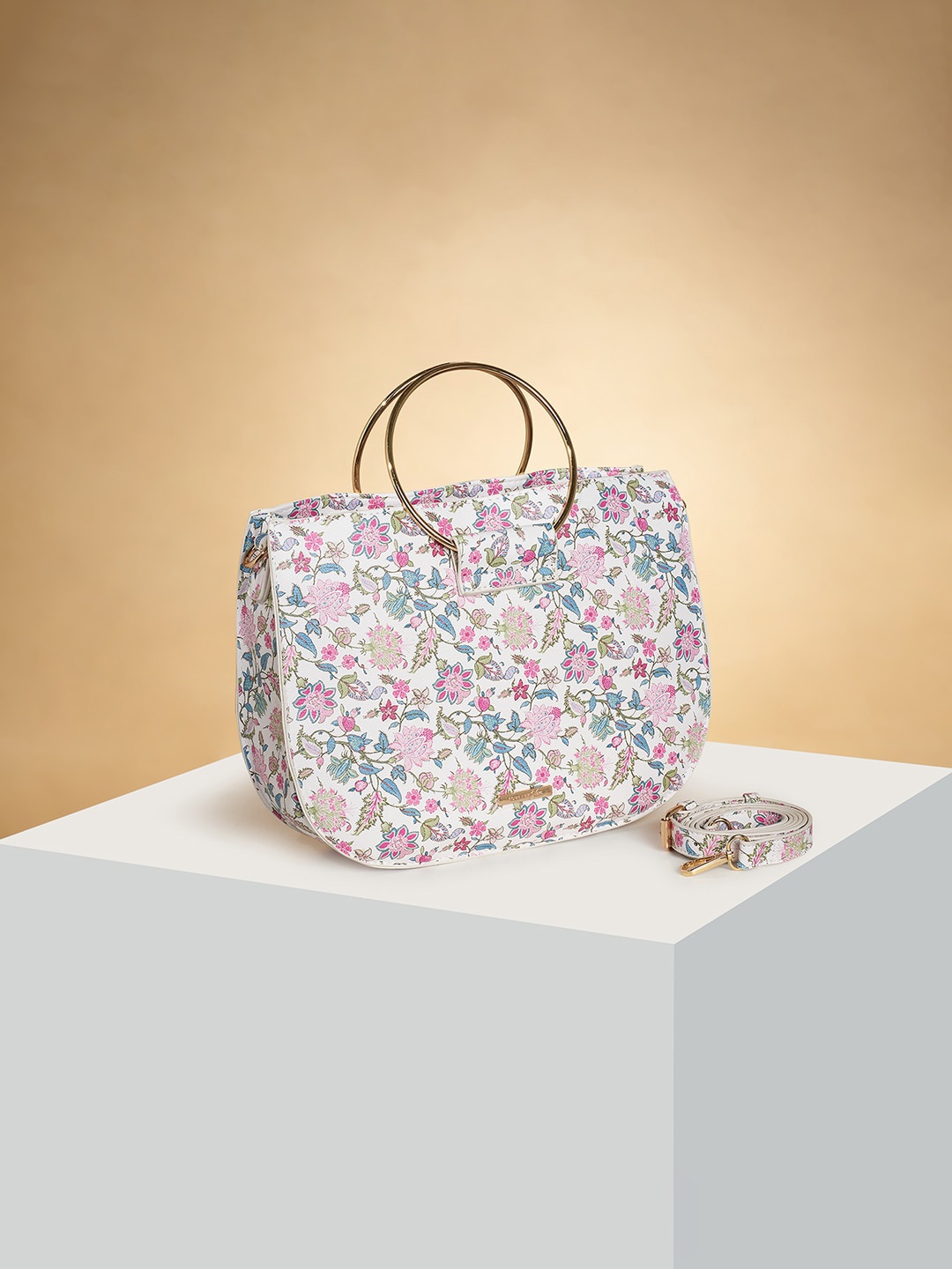 

Forever Glam by Pantaloons PU Structured Sling Bag, White