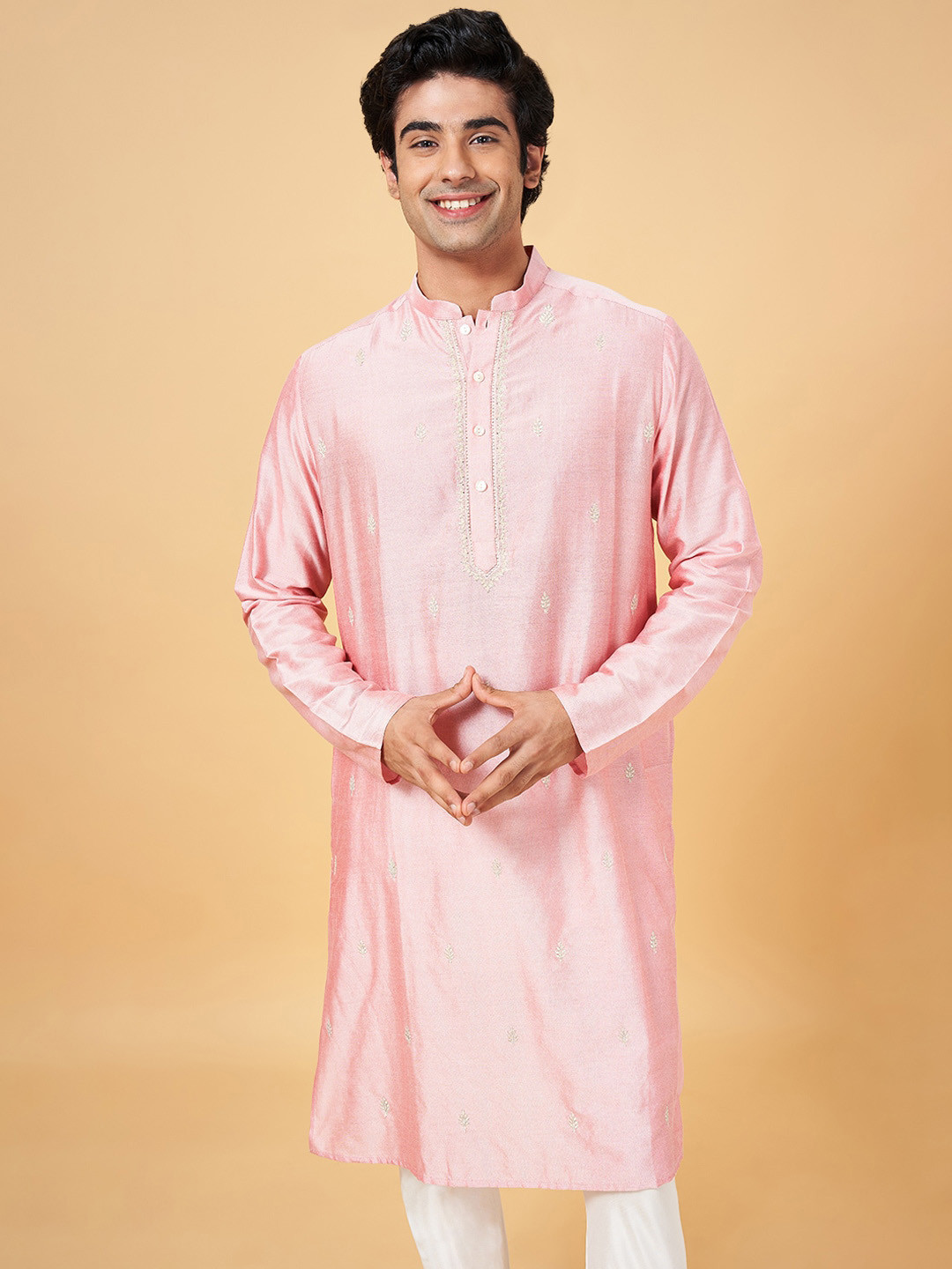 

indus route by Pantaloons Floral Embroidered Straight Kurta, Pink