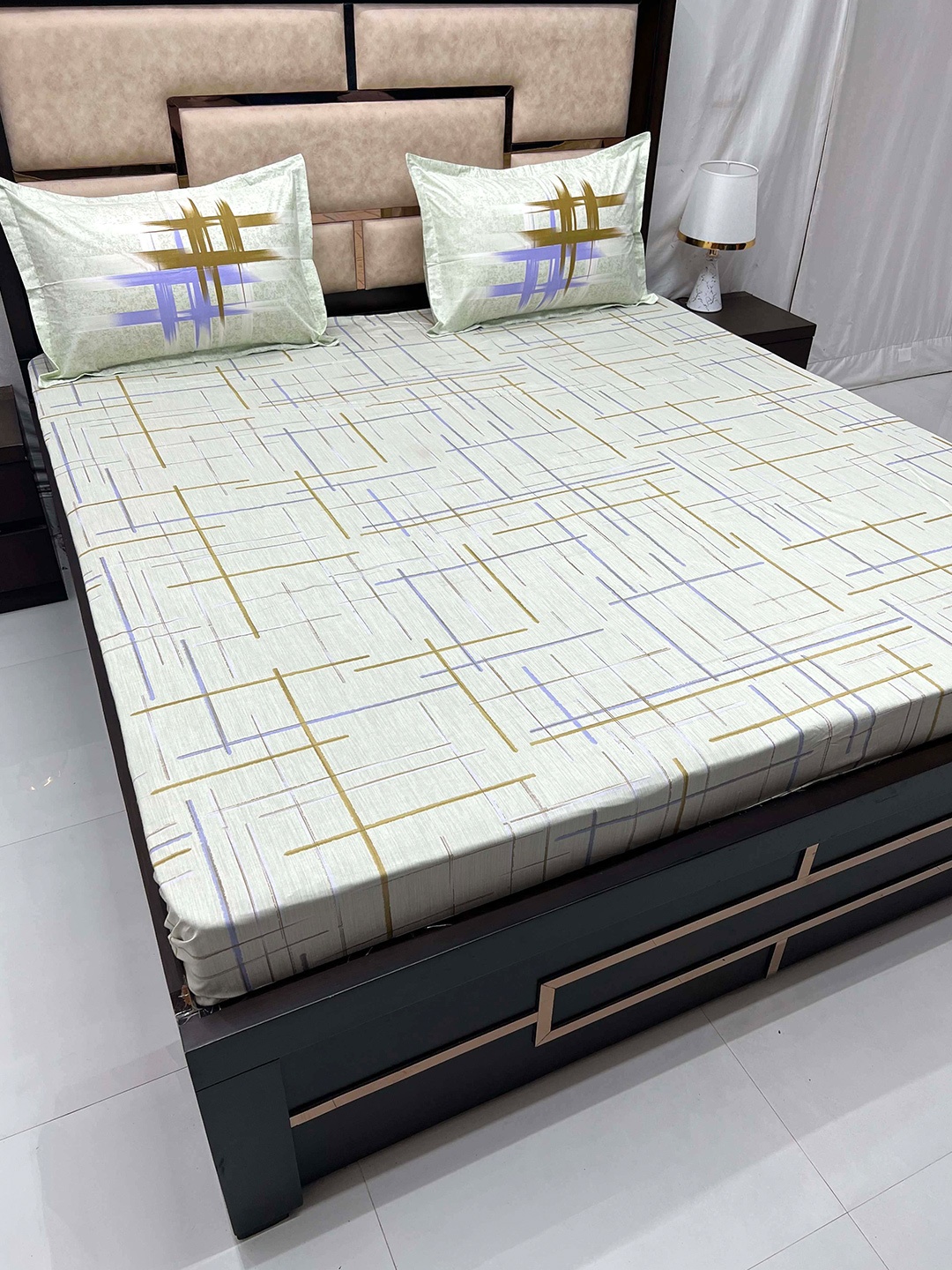 

Pure Decor Lifestyle Green Printed Cotton 300 TC King Bedsheet with 2 Pillow Covers