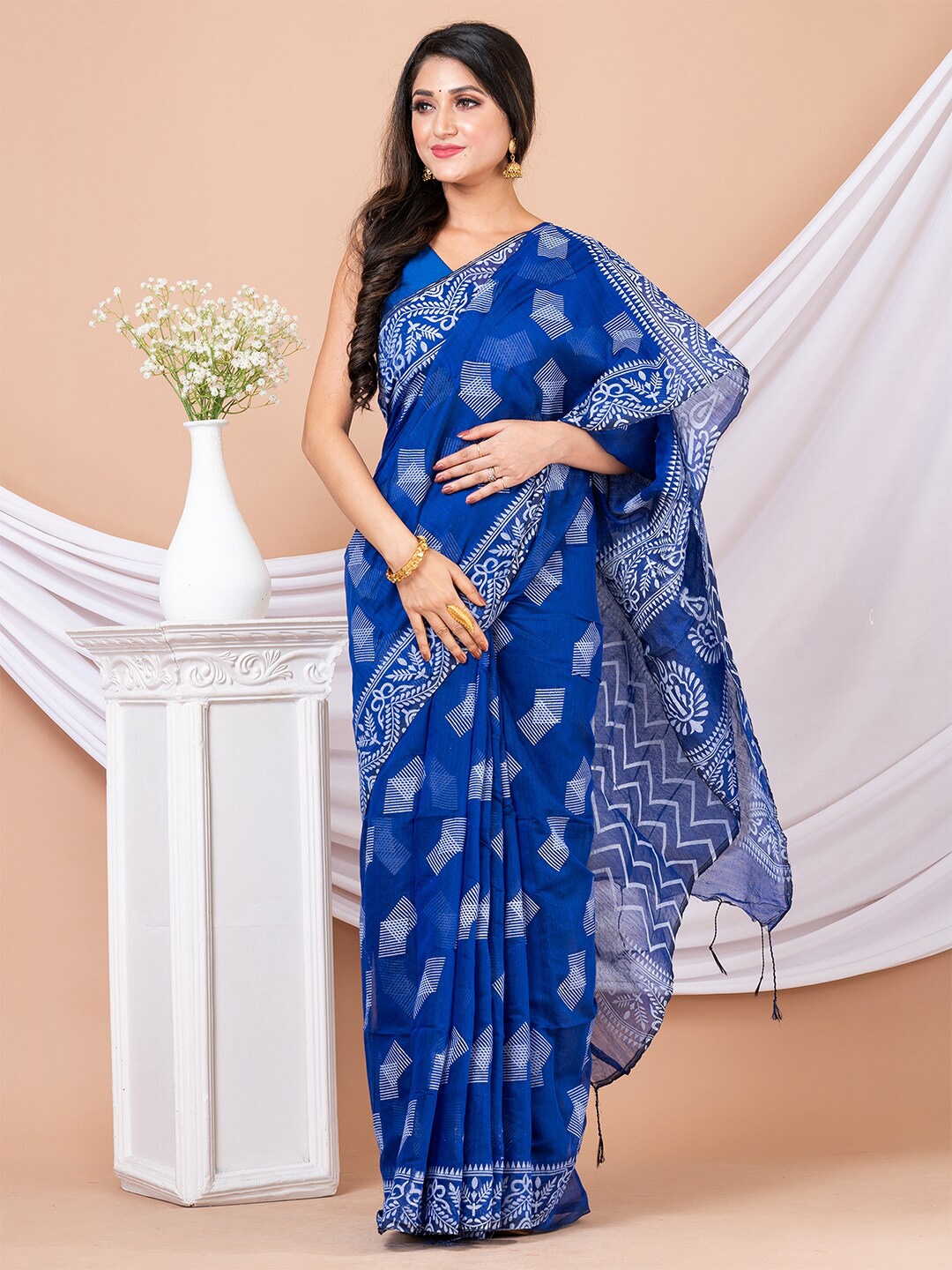 

Laa Calcutta Ethnic Motifs Printed Handloom Saree, Blue