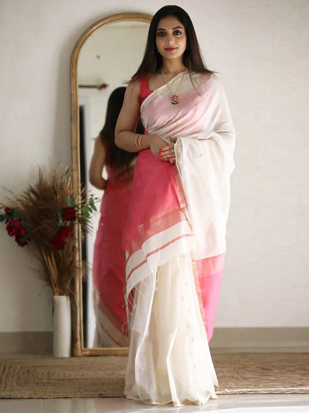 

Mitera Woven Design Zari Saree, Pink