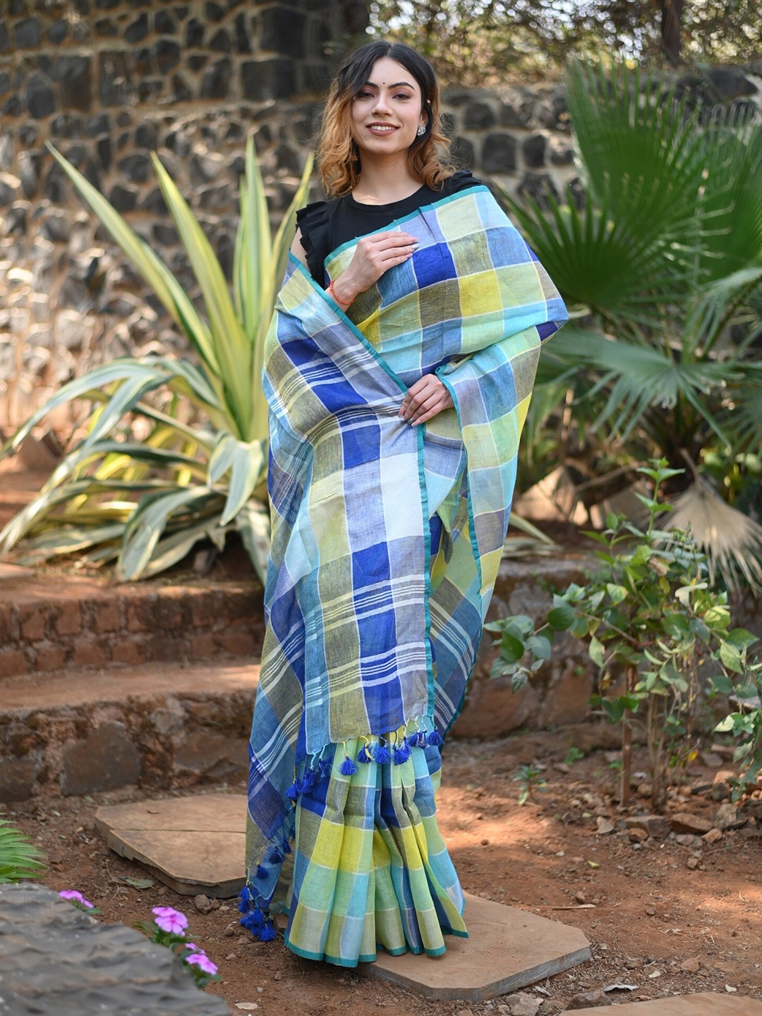 

Very Much Indian Checked Pure Linen Paithani Saree, Green