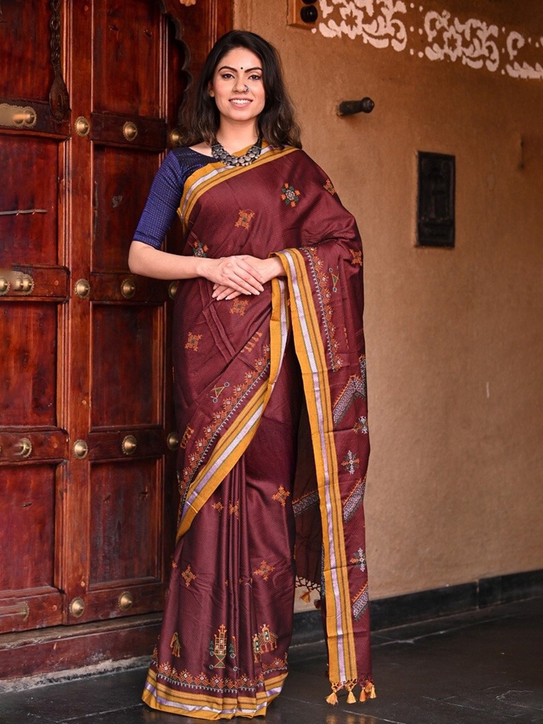 

Very Much Indian Ethnic Motifs Embroidered Silk Cotton Paithani Saree, Maroon