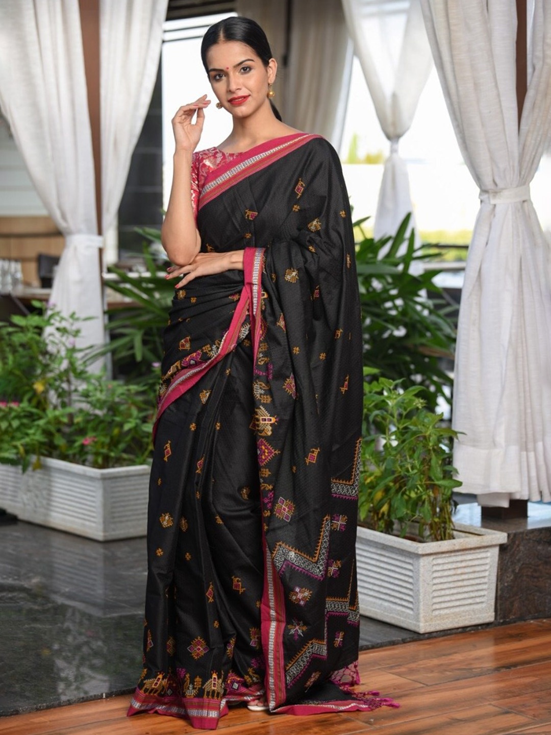 

Very Much Indian Ethnic Motifs Woven Design Silk Cotton Paithani Saree, Black