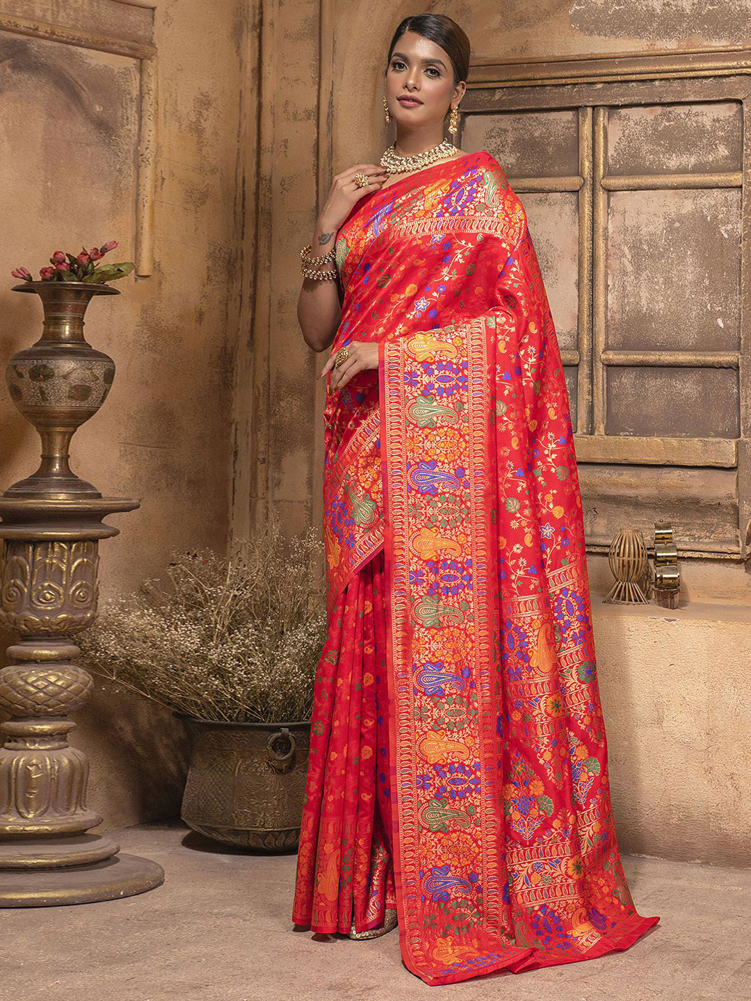 

Satrani Floral Woven Design Zari Banarasi Saree, Red
