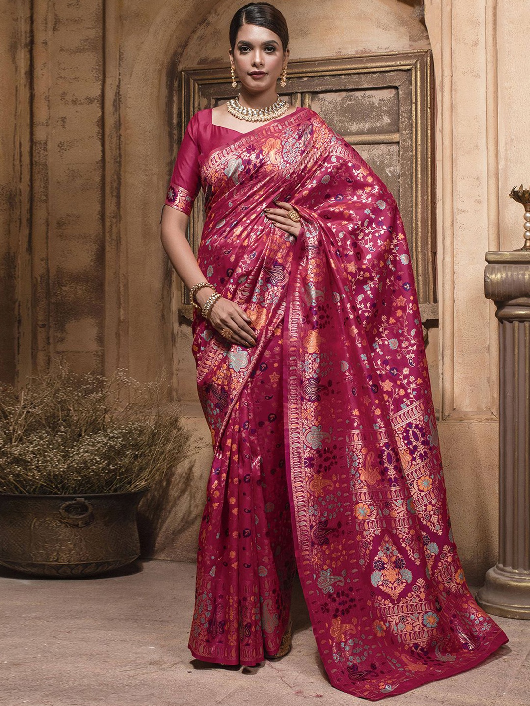 

Satrani Floral Woven Design Zari Banarasi Saree, Pink