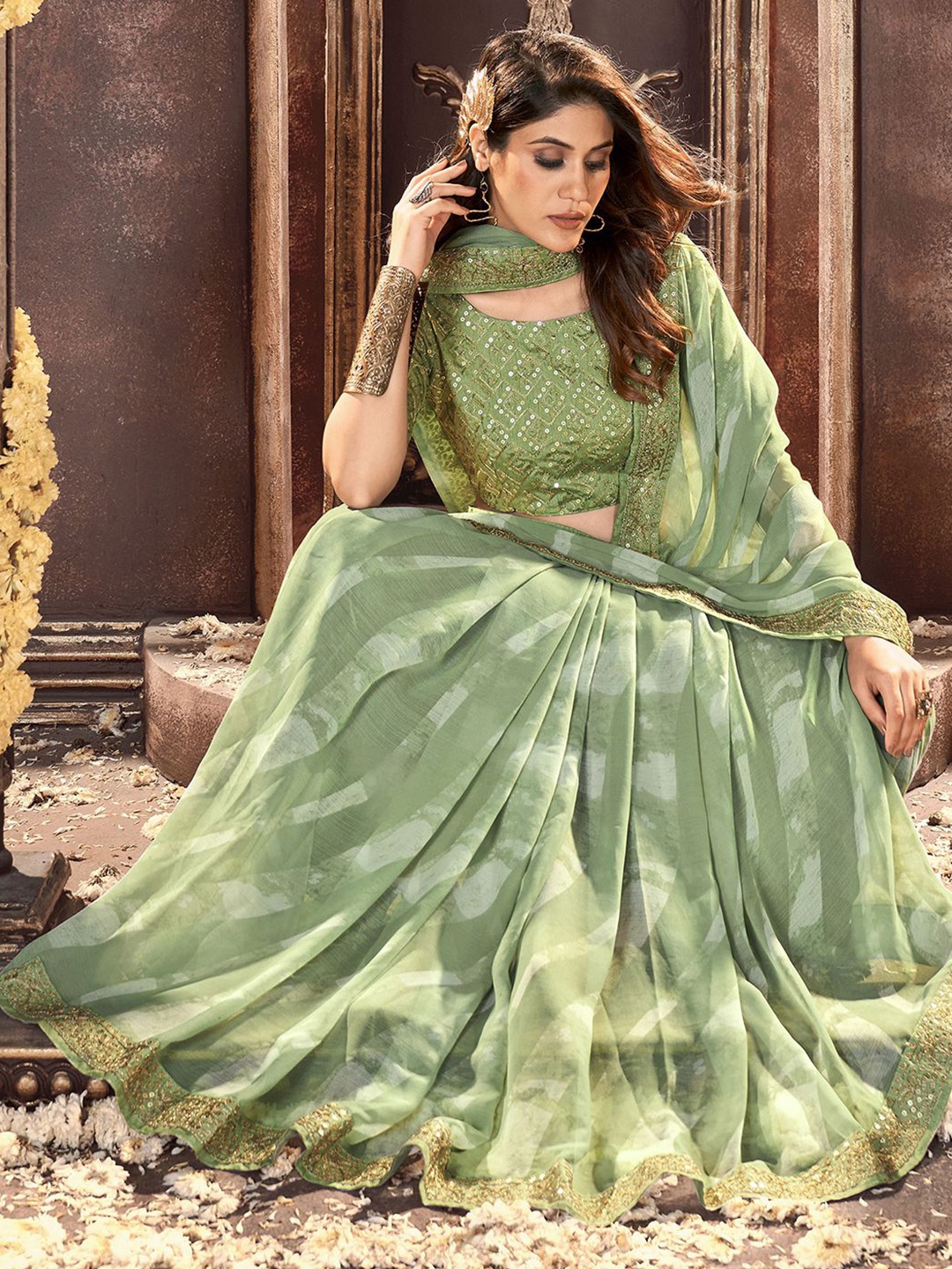 

Satrani Leheriya Printed Embroidered Leheriya Saree, Green