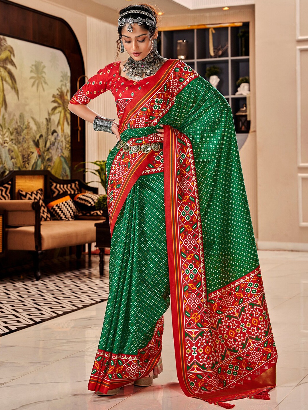 

Satrani Geometric Print Poly Silk Saree, Green