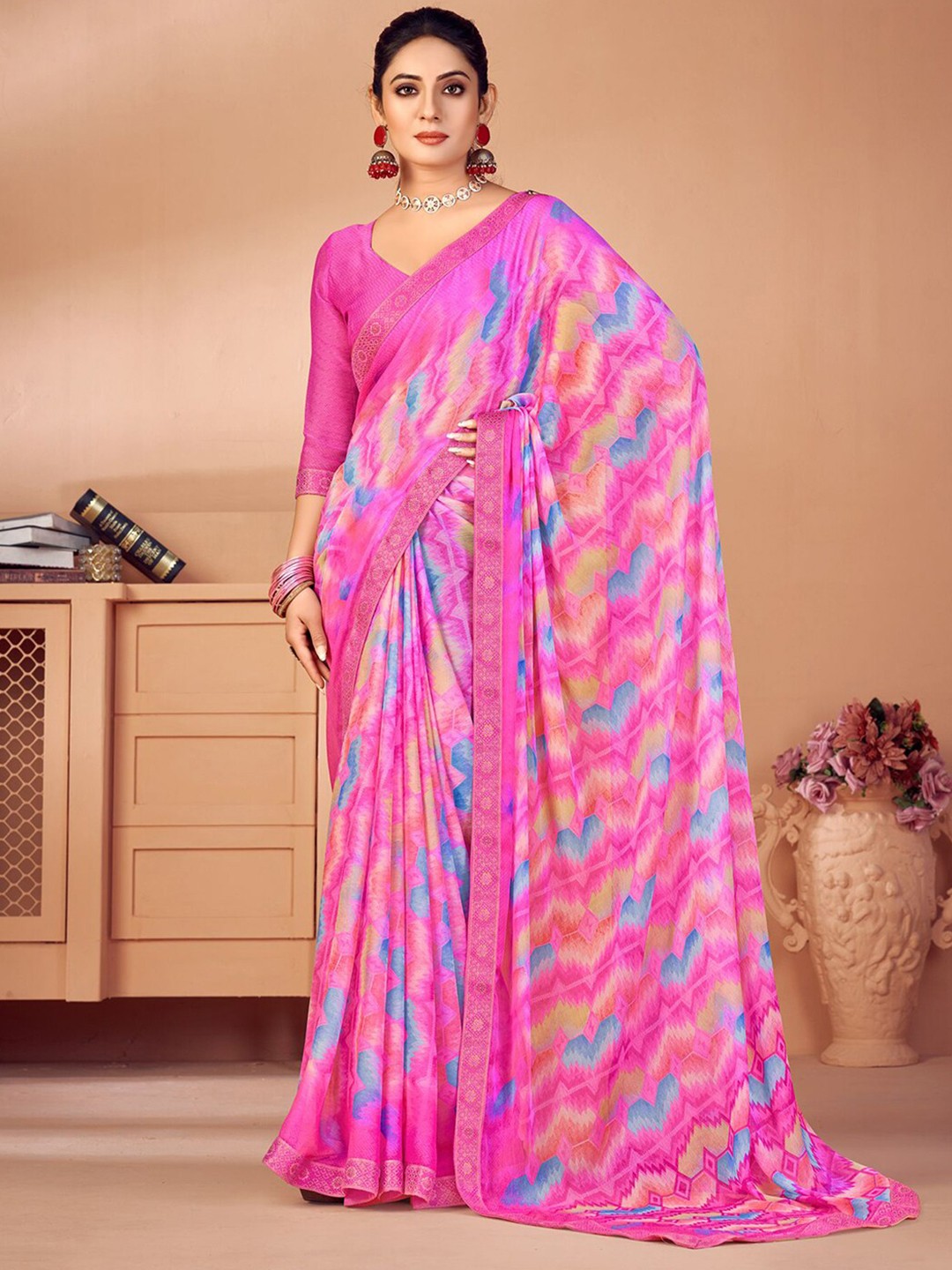 

Satrani Abstract Print Poly Chiffon Saree, Pink