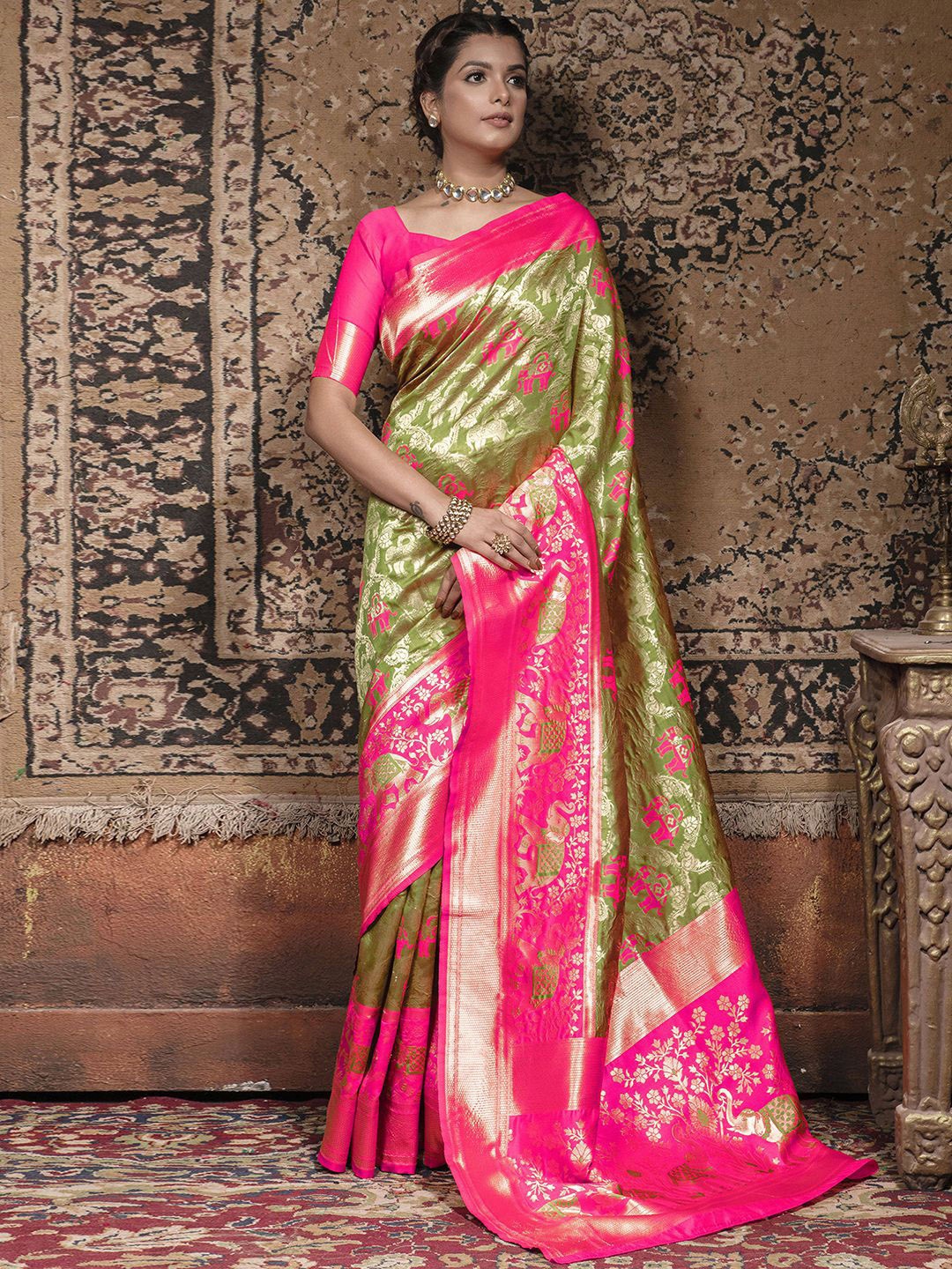 

Satrani Ethnic Motifs Woven Design Zari Banarasi Saree, Lime green