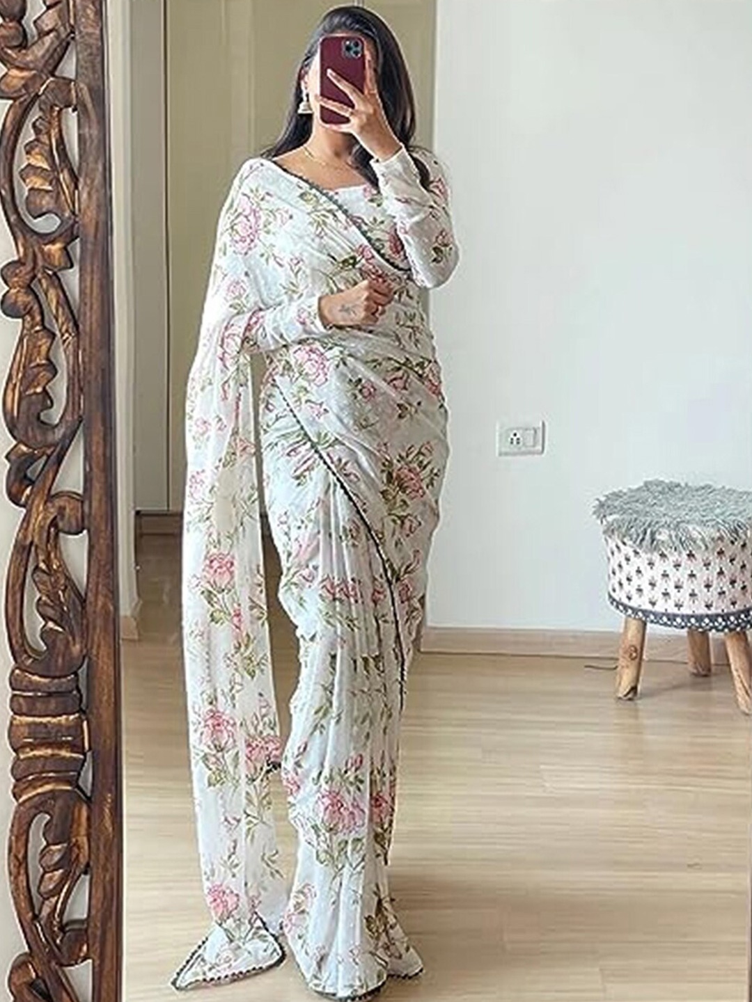 

Satrani Off-White Floral Printed Ready To Wear Poly Chiffon Saree