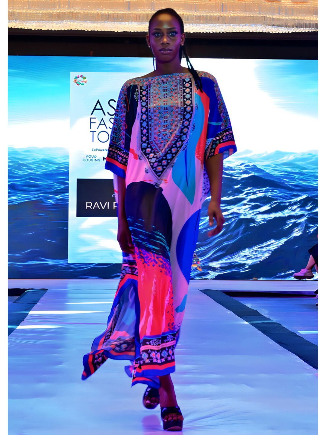 

Rajoria Instyle Abstract Printed Extended Sleeves Crepe Kaftan Maxi Dress, Blue