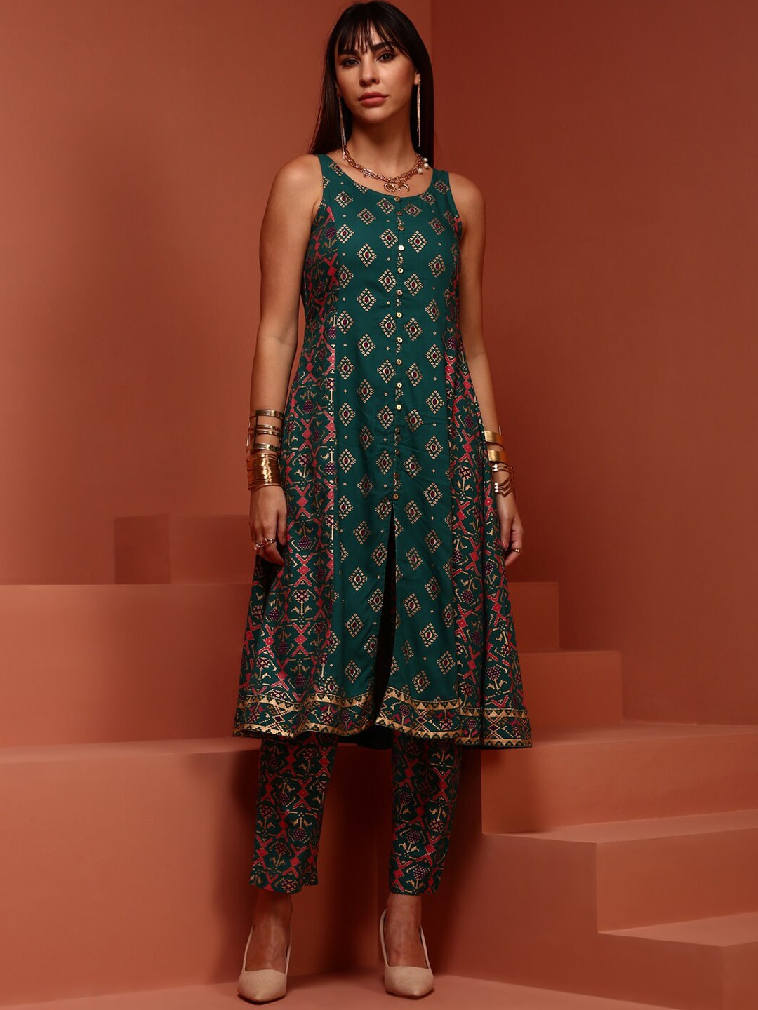 

IMARA Ethnic Motifs Printed A-Line Kurta With Trousers, Green
