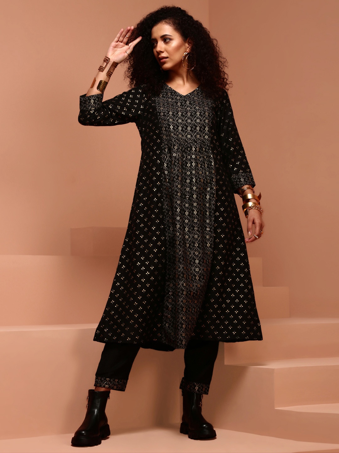 

IMARA Ethnic Motifs Printed Anarkali Kurta With Trousers, Black