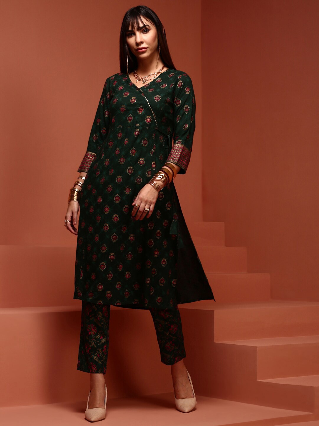 

IMARA Ethnic Motifs Printed Angrakha Kurta with Trousers, Green