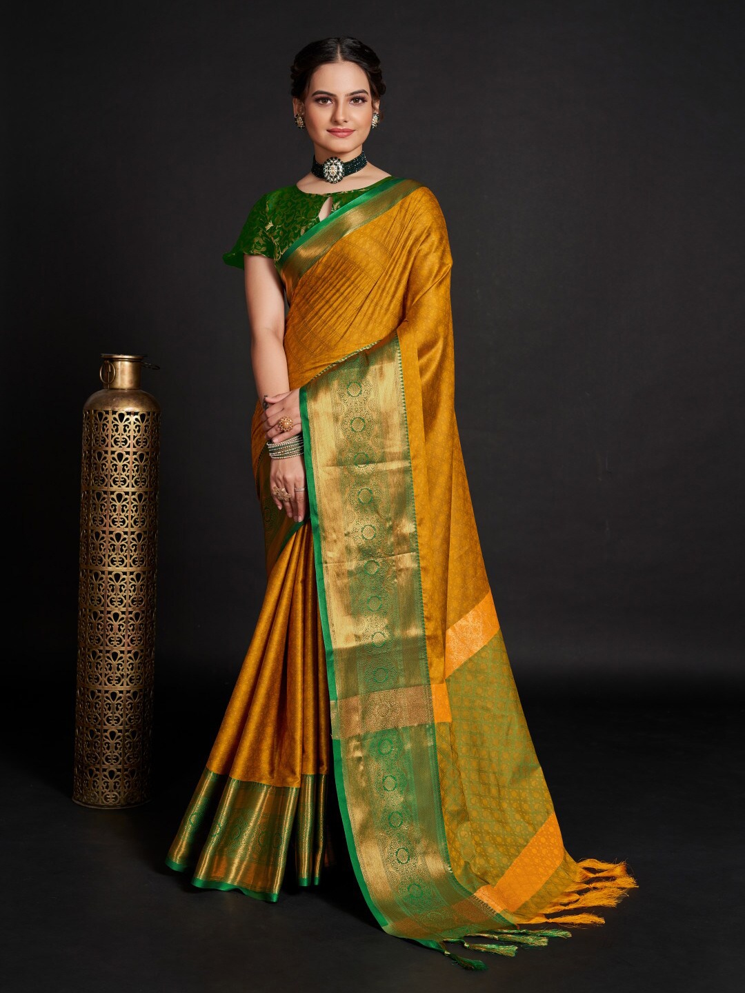 

DWINI Geometric Woven Design Zari Detailed Silk Cotton Dharmavaram Saree, Yellow