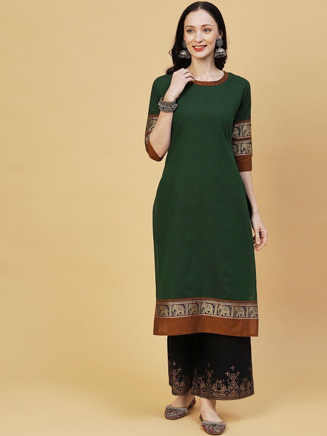 

FASHOR Round Neck Zari Straight Kurta, Green